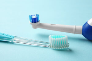 名古屋　歯医者　ほほえみ歯科名古屋院　歯ブラシと電動歯ブラシ